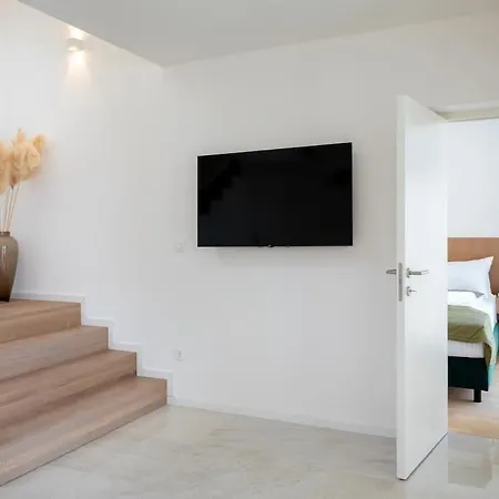 Luxury & Stylish Lavanda 5 M From The Sea Vila *