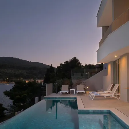 Luxury & Stylish Lavanda 5 M From The Sea Vila *